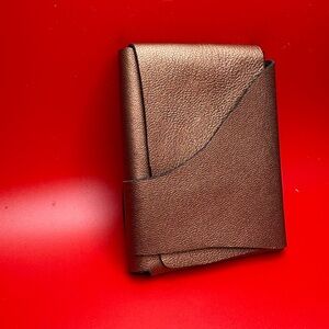 Sophisticated Tan Leather
Money & Card Holder